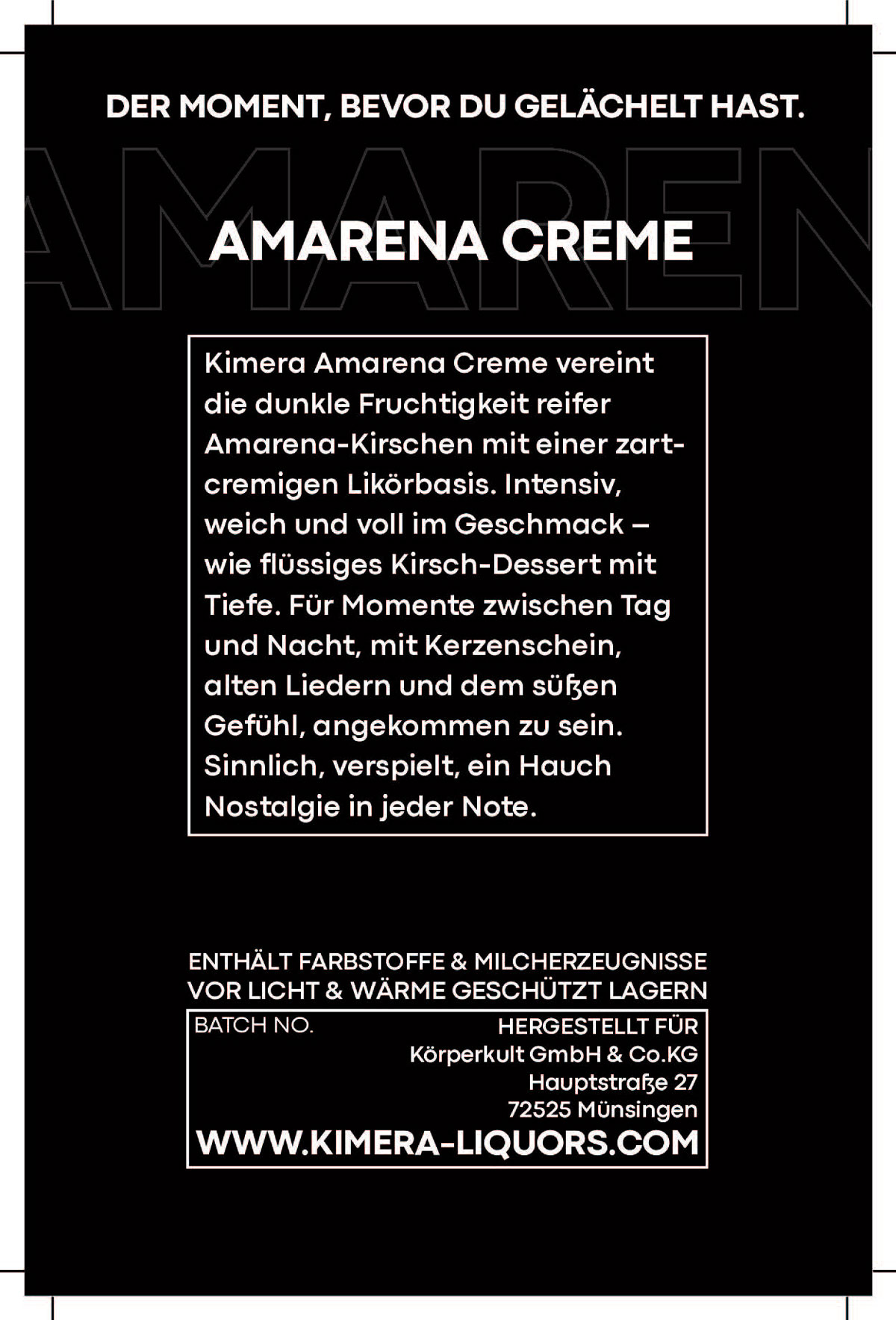 Schwarze Verpackung mit weißem Text; Produkt Amarena Creme wird mit nostalgischem Flair beschrieben.