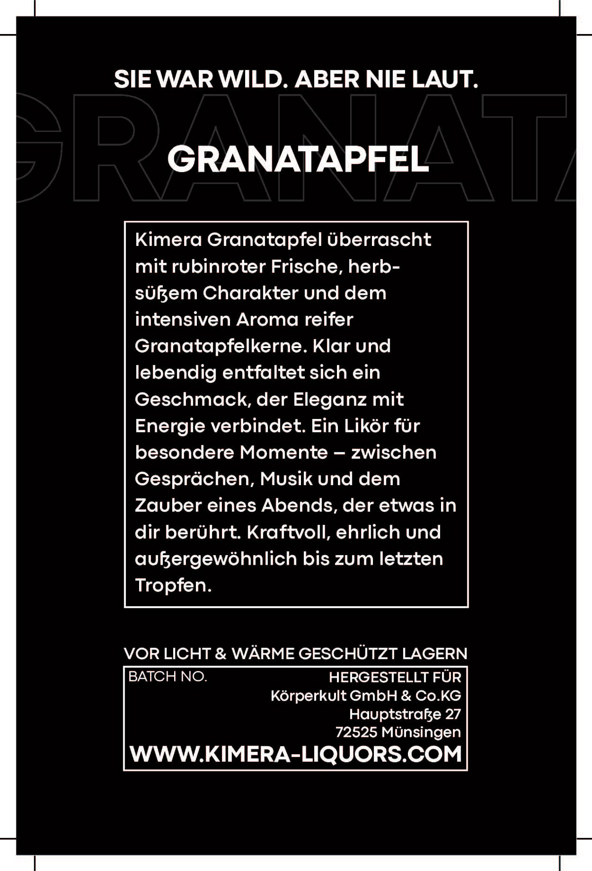 Werbung für einen Granatapfel-Likör mit stilvollem, schwarzem Design und weißer Schrift.
